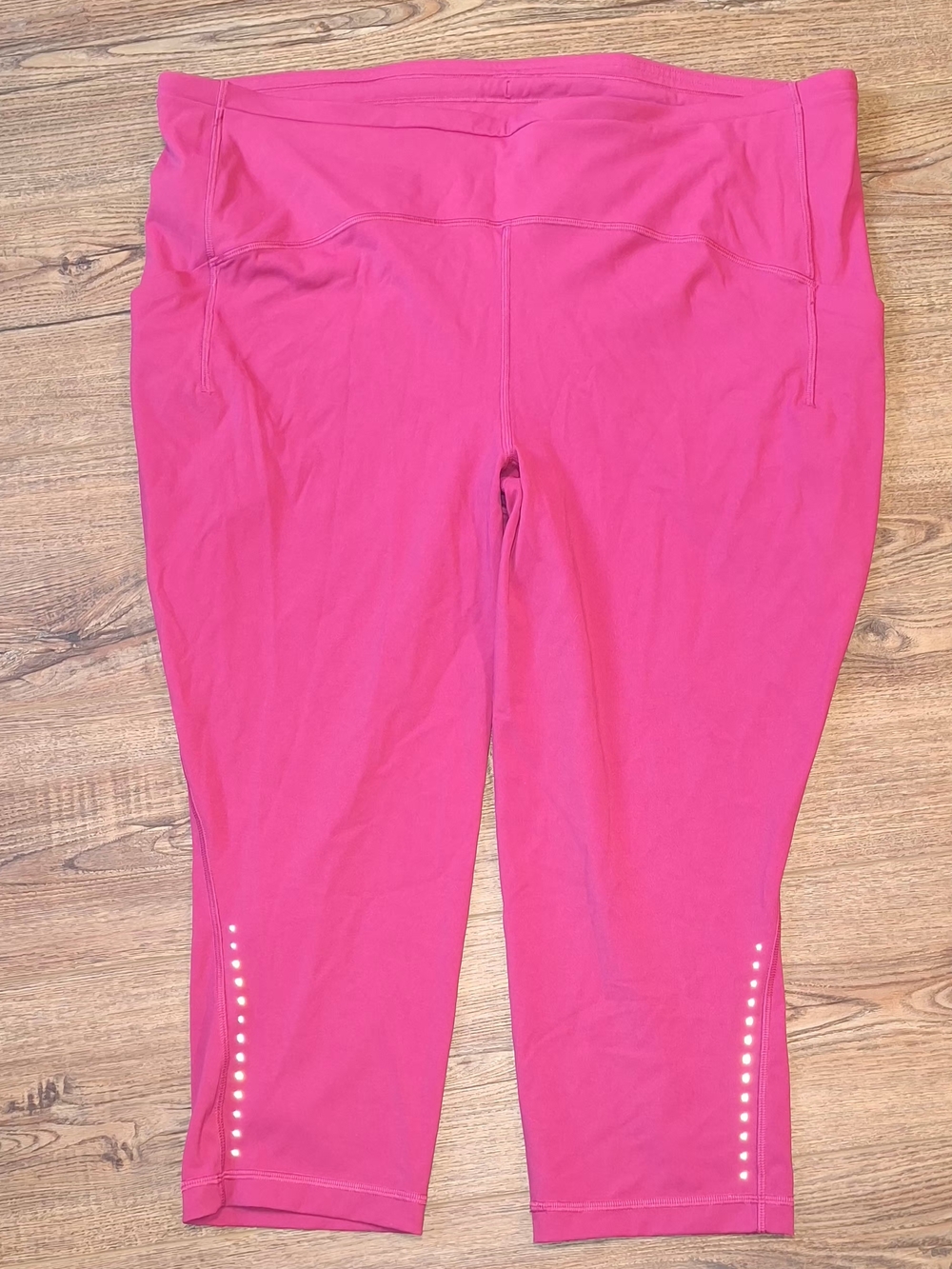 Lululemon Magenta High-Rise Capri Leggings ☆SIZE 20☆